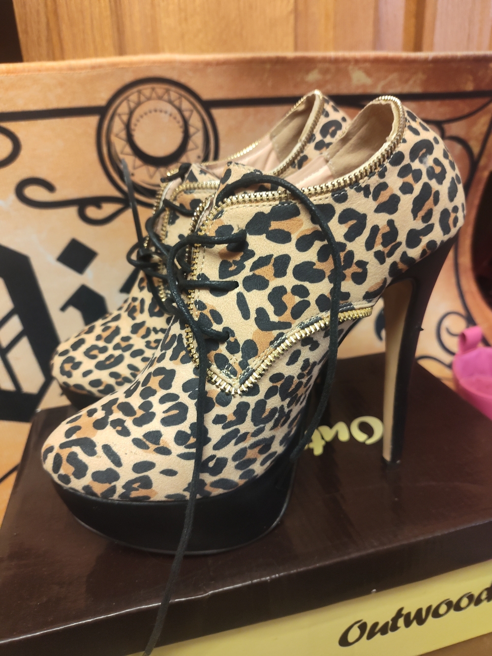 Leopard Print Lace-Up Platform Heels - Black & Beige